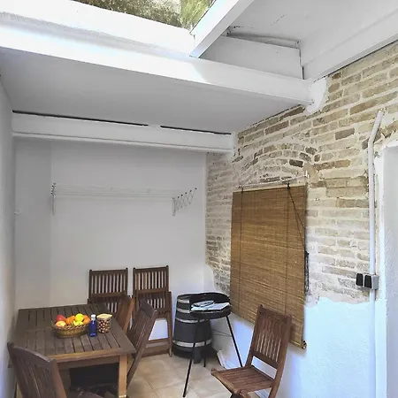 Piso Rustico Con Patio Cerca Del Puerto Apartment