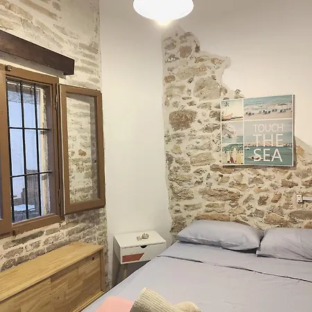 Piso Rustico Con Patio Cerca Del Puerto شقة إليامبويا